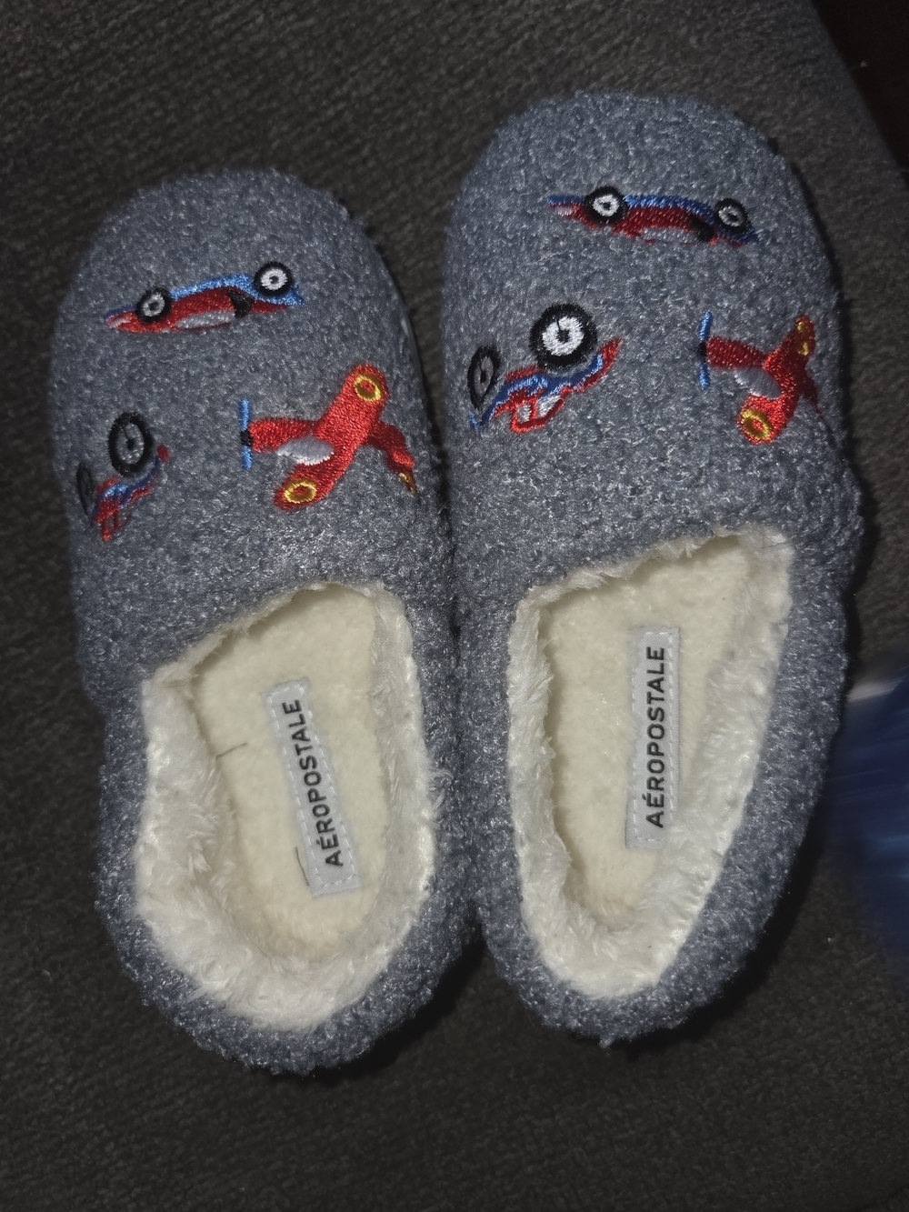 Aeropostale Kids' Gray Fleece One-Piece Slippers with Red Plane Embroidery